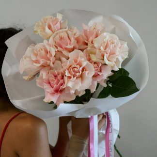 Монобукет из 9 розовых французских вывернутых роз Pink Mondial от Zazou