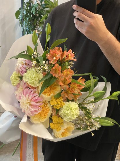 Купить букет с георгинами в Минске сорт Antonia Garden Маленький Марсель на Грушевке Zazou