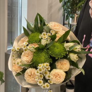 Заказать кустовые розы в Минске сорт Summer Rose букет Зеленый променад на Грушевке Zazou