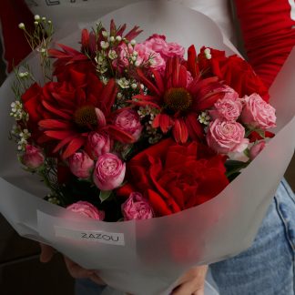Авторский букет с французской красной розой Винный сироп