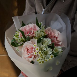 Купить французские розы в Минске сорт Pink Mondial букет Нимфа 2 на Грушевке Zazou