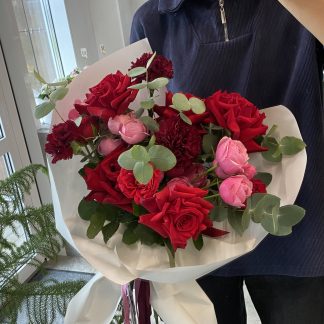 Букет Красный бархат с французской розой